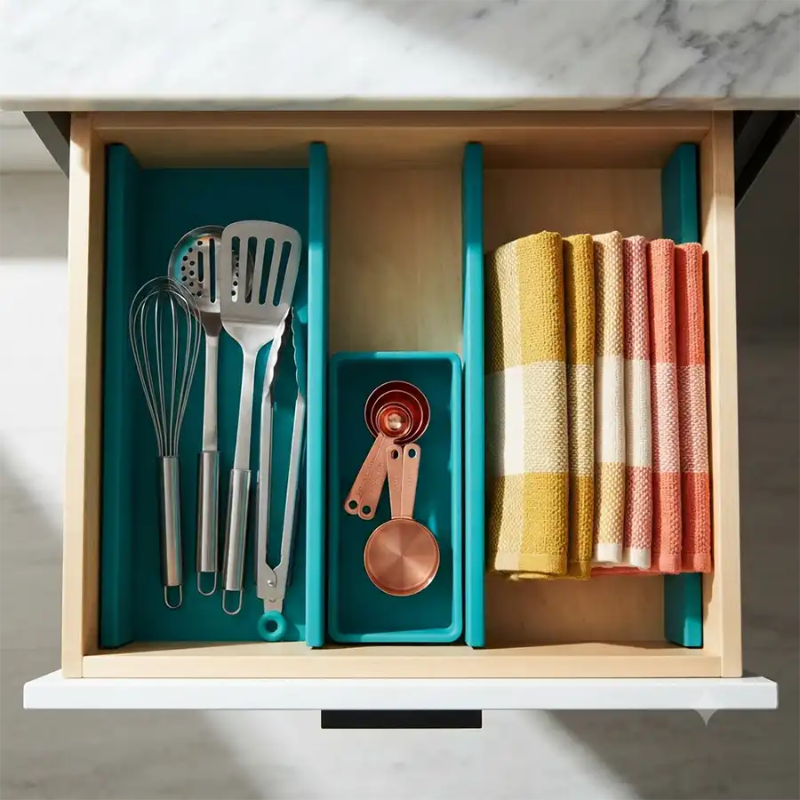 How to organize a kitchen with only 3 drawers